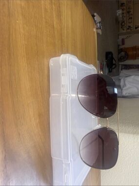 Transparent Lens Metal Frame Sunglasses with Black Temple Tips